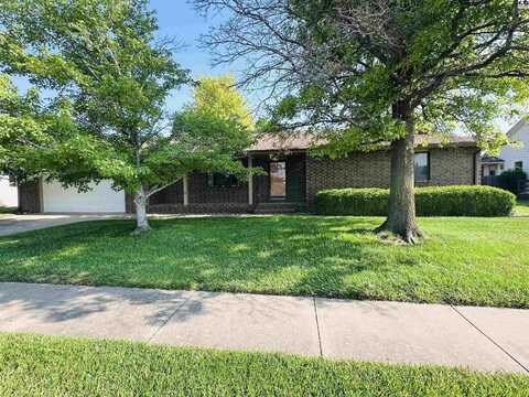 1310 Wheatland Dr, Hutchinson, KS 67502