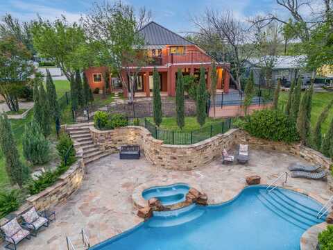 2450 River Oaks Drive, Kingsland, TX 78639