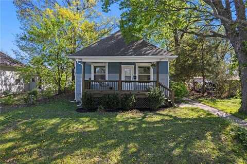 105 E Ottawa Street, Paola, KS 66071