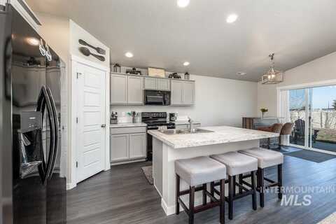 1270 W Pendulum Cove Dr, Kuna, ID 83634