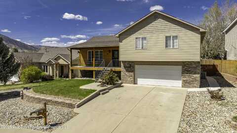 31 Hawthorne Way, Parachute, CO 81635
