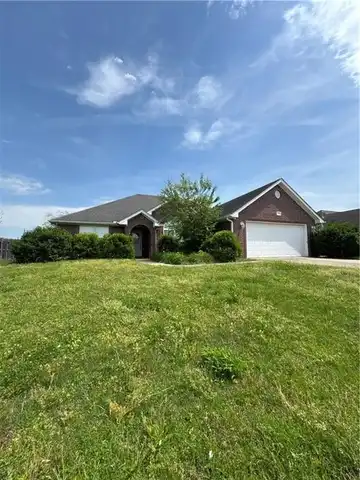 2330 Stonecrest DR, Fayetteville, AR 72701