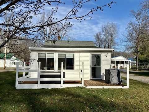 7697 E Houghton Lake Drive, Houghton Lake, MI 48629