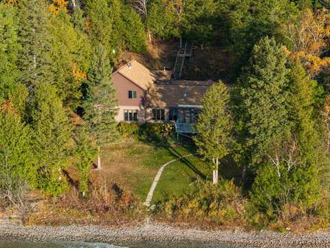 2048 Mc Millan Drive, Indian River, MI 49749