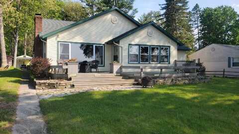 1945 First Street, Saint Helen, MI 48656