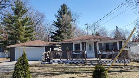 110 Oakwood Avenue, Prudenville, MI 48651