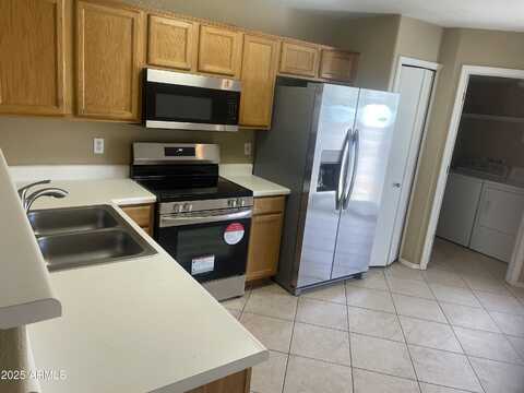 7801 N 44TH Drive, Glendale, AZ 85301