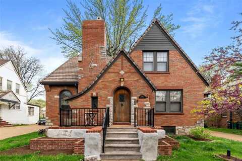 3981 Canterbury Drive, Saint Louis, MO 63121