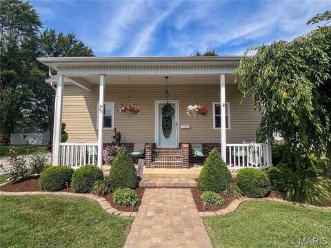 311 S Hibbard Street, Staunton, IL 62088