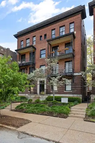 4943 Laclede Ave., Saint Louis, MO 63108