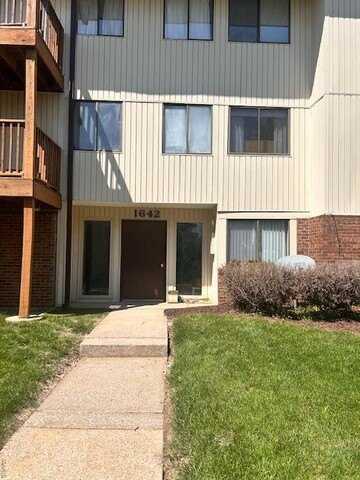 1642 Summer Run Drive, Florissant, MO 63033