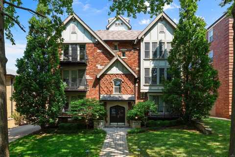 7527 Oxford Avenue, Clayton, MO 63105