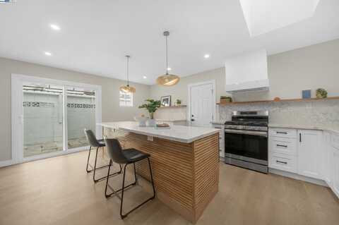 16871 Ross Lane, Huntington Beach, CA 92647