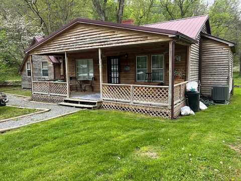 120 Wickham Street, ALDERSON, WV 24910
