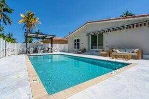 1045 Hollywood Blvd, Hollywood, FL 33019