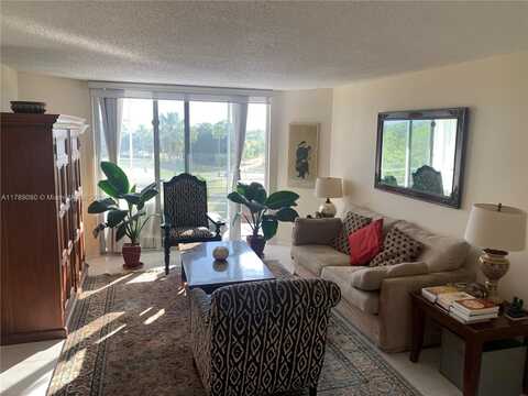 3465 Via Poinciana, Lake Worth, FL 33467