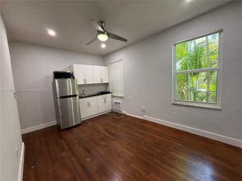 315 W 28th St, Miami Beach, FL 33140