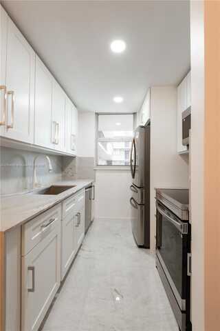 1811 Jefferson St, Hollywood, FL 33020