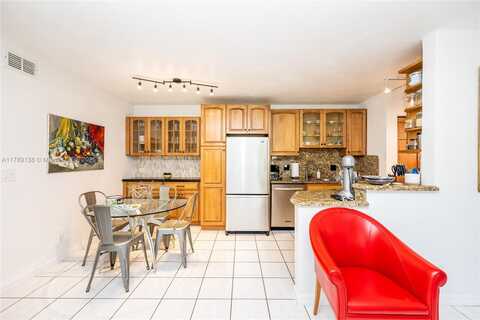 677 Trace Cir, Deerfield Beach, FL 33441