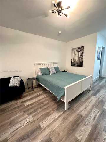 8132 Harding Ave, Miami Beach, FL 33141