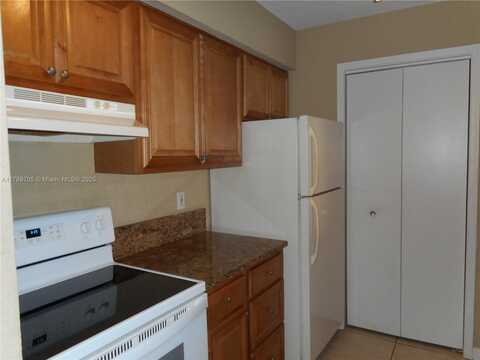 733 Riverside Dr, Coral Springs, FL 33071