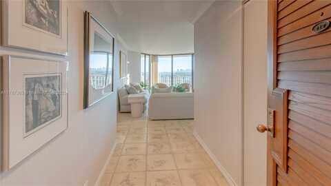 1000 Quayside Ter, Miami, FL 33138