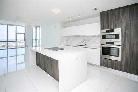 851 NE 1st Ave, Miami, FL 33132