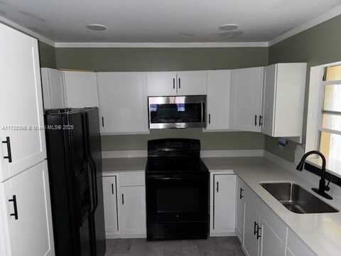 15157 NE 6th Ave, Miami, FL 33162