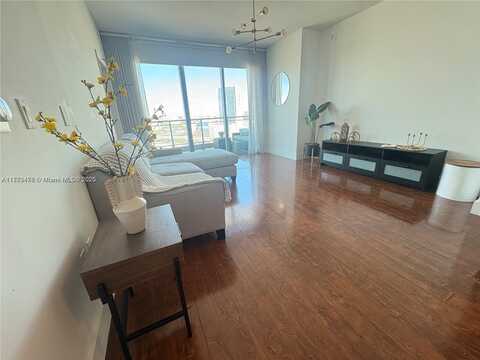 90 SW 3rd st, Miami, FL 33130