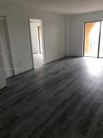 4717 NW 7th St, Miami, FL 33126