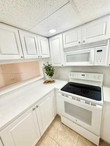 984 W 40th St, Hialeah, FL 33012
