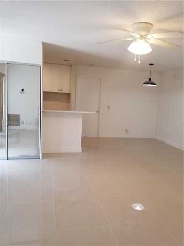 23 Crossings Circle, Boynton Beach, FL 33435