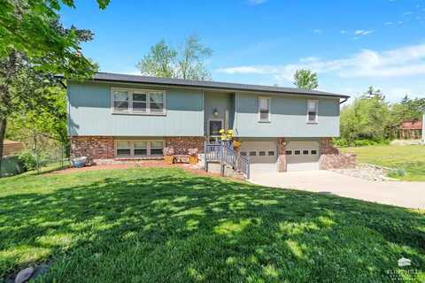 142 N Dartmouth Drive, Manhattan, KS 66503