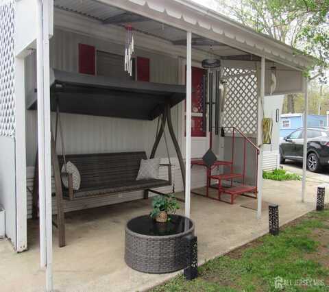 101 Oakdale Village, Brunswick Gardens, NJ 08852
