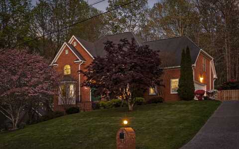 61 Cool Springs Road, Signal Mountain, TN 37377