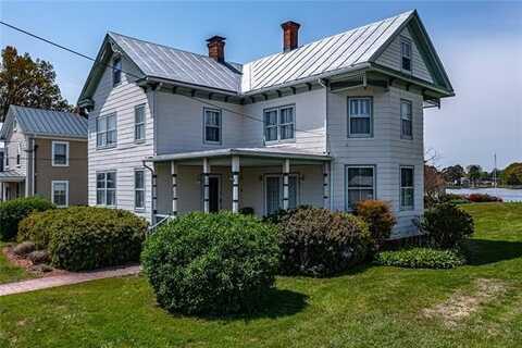 742 Main Street, Reedville, VA 22539