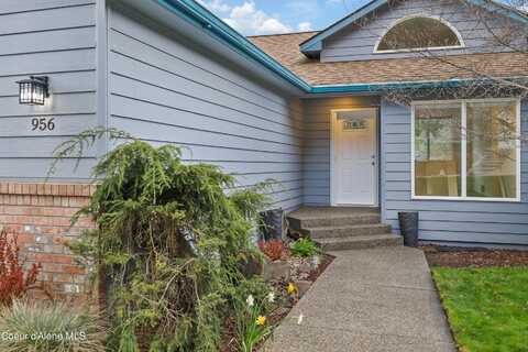 956 N Armstrong Dr, Coeur D Alene, ID 83814