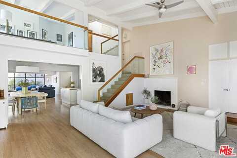 3820 Broadlawn Dr, Los Angeles, CA 90068