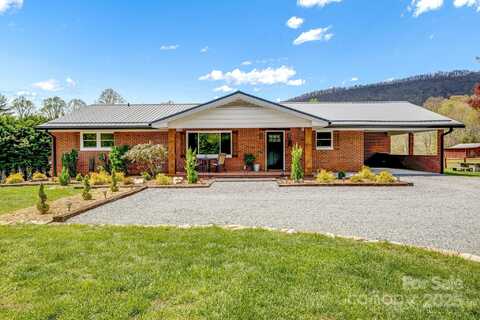 95 Hunters Ridge Road, Mills River, NC 28759