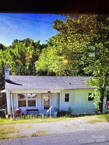 2441 S Center Street, Hickory, NC 28602