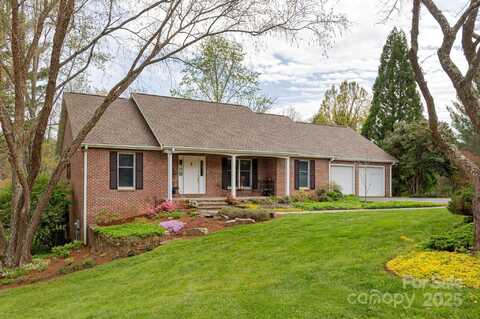 1420 Patriots Drive, Hendersonville, NC 28739