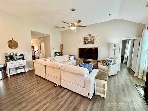 1024 Mayapple Way, Belmont, NC 28012