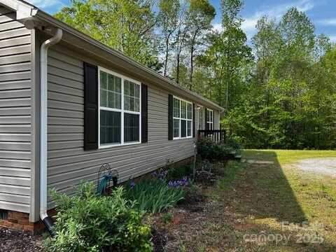 663 Landrum Road, Columbus, NC 28722