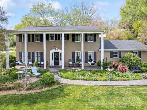 60 Club Knoll Avenue, Waynesville, NC 28786