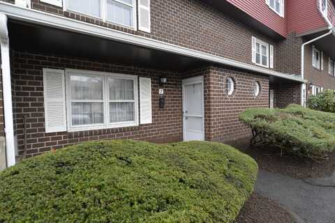 7 Savin Park, West Haven, CT 06516