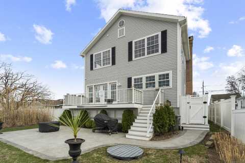 15 Buckingham Avenue, Old Saybrook, CT 06475