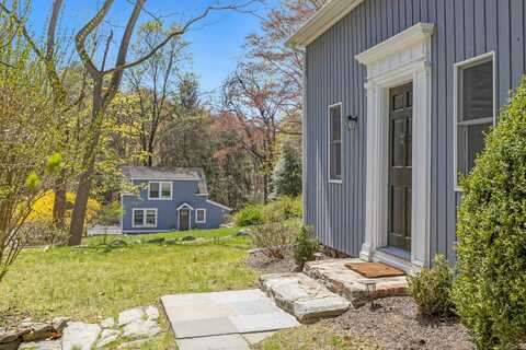 24 Hillspoint Road, Westport, CT 06880