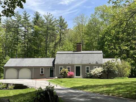 27 Bayberry St, Pepperell, MA 01463