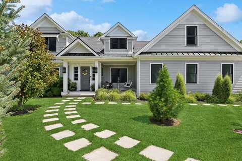 8 Baycrest Avenue, Westhampton, NY 11977