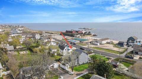 35 Maiden Lane, Patchogue, NY 11772